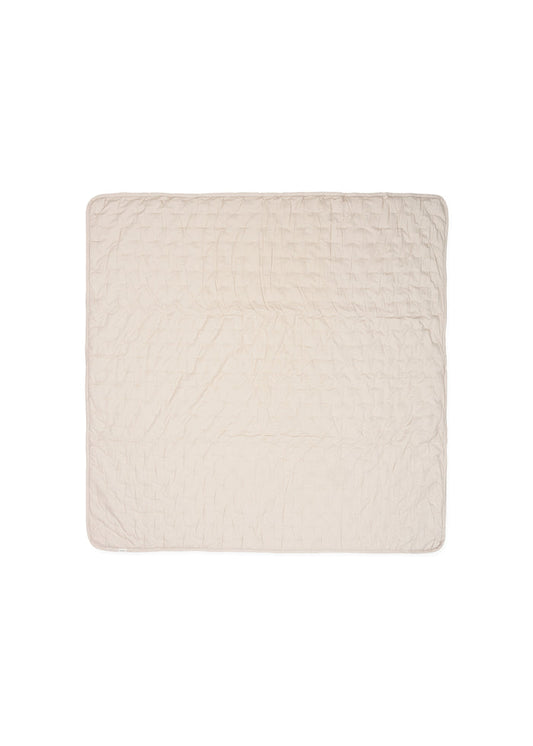 Babyquilt-tæppe i sandgrå, kvadratisk med let relief og quiltede syninger