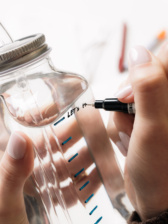 DecoColor Marker in an extra fine tip shown in use